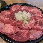 七輪炭火焼肉遊輪 - 牛タン