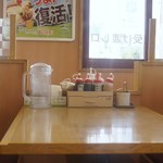 松屋 - テーブル席