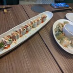 アジアご飯とお酒のお店 Shapla 神田店 - スモークサーモンとアボカドの野菜きと海老の生春巻き