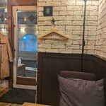 TheOysters牡蠣専門店 - 店内は居抜きな感じ