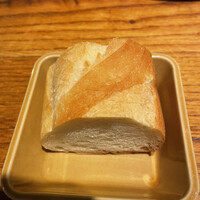 マヌエル タスカ ド ターリョ 丸の内店 - パン