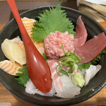 大垣お魚市場 - 四食丼　1680円