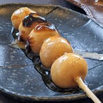 下津醤油の直売所 - 利兵衛だんご（甘たれ）