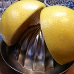 もつ焼 まるい - グレープは丸々一個