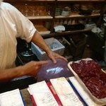 もつ焼 まるい - 巨大レバー