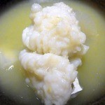 焼鳥・元気 - 鱧もとっても美味しかったんですが．．．
      実は、このスープが絶品だったんですよ。
      色んなお店で鱧鍋を食べましたが、ここのは最高ですよ。
      数種類の豆をすりつぶして寝かして極上スープに仕上げているそうです。