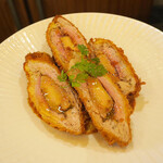 とんかつ マンジェ - フォアグラとんかつ ¥2,480-(税込) (フレッシュフォアグラをヘレ肉で挟みミルフィーユ状)