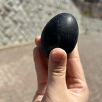 極楽茶屋 - 黒黒とした、大涌谷定番の温泉卵