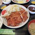 Toriyoshi Shouten - 特製ソースのチキンカツ定食