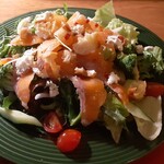 Wine Terrace Yu-me - サーモンのサラダ1,600円