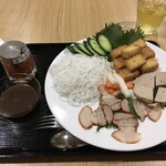 Vi Viet - おっ、前回と具材の構成が違うぞ