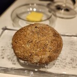 銀座 フレンチ Sublime Premium - マッシュルームを練り込んだ自家製パン