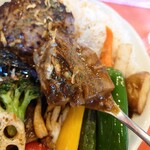 Oufuu Kari Domon - 「欧風牛たんカリー + 白老産和牛入りハンバーグ + 彩り野菜」①