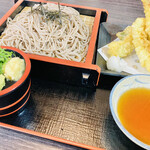 資さんうどん - 料理写真: