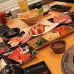 幸せの焼肉食べ放題 かみむら牧場 - 