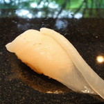 鮨あんりえるるかん - 炙り赤イカの握り