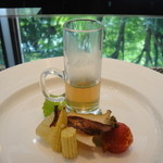 鮨あんりえるるかん - ランチのコース「色」の前菜　夏野菜のガルグイユ　全て調理法と味付けが違う、手の込んだお料理です