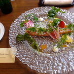 French Hana - 夏らしく涼しげです♪有機野菜をたっぷり使った魚介のサラダ仕立て(’13.7月にて)