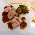 French Hana - メインデッシュ:ハンガリーのマンガリッツァポークの豚肉のローストメニュー(’13.7月にて)