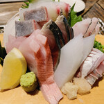 ウミネコ - 刺し盛り一人前(≧∀≦)