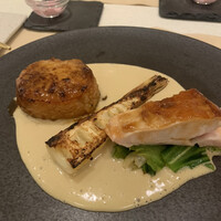 フランス料理 タンモア - 肉料理Ａ：鹿児島県産去勢鶏　ムネ肉のロースト、モモ肉のガランティーヌ、ソースベルモット