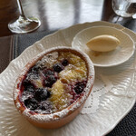 ル・ゴロワ フラノ - ハスカップ、ブルーベリーのクラフティ、パティシエのマダムが作る優しい味のスィーツ