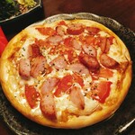 弥助 - ソーセージピザ
