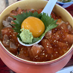 創菜旬魚はしもと - 限定15食　漬けサーモンいくら丼　これもめちゃくちゃ美味かった。　待って食べたかいがありました。