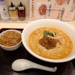 中華れすとらんとらの子 - 担々麺とミニひき肉丼