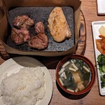 ステーキ食堂 ワンダーステーキ - 牛ハラミ＆チキン