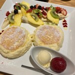 むさしの森珈琲 太宰府向佐野店 - フルーツスペシャルパンケーキ