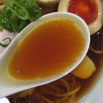 らーめん 鶏喰 - 鶏の醤油らー麺/スープ