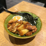 千鶏 - ・温玉とり丼 610円/税込