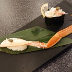 sushizammai - ズワイにぎりコンビ、858円。