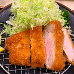 とんかつ 川久 - お肉はピンク色