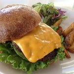 ウリウリカフェ - ウリウリ・ハンバーガー（1100円）