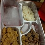 ビリヤニマサラ - 参加者からの差入　東京ジャーミィでもイフタールをやっていて、無料で配っていたそうです