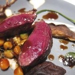 エクアトゥール - ピジョンのロースト、黒胡椒ソース