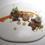 エクアトゥール - ラングスティーヌとホタテスモークのソテー、ギリシャ風ソース