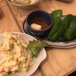 串カツ田中 - マカロニサラダ・冷やしピーマン