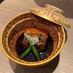 黒豚料理 あぢもり - しっかり味のしみた角煮