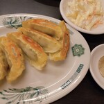 Hidaka ya - 餃子、マカロニサラダ