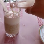 オーベルジュ オーパヴィラージュ - 牛乳を入れるとより美味しくなります