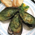 トラットリア ナトゥーラ - (09/8夜)岡山産特大ムール貝のガーリックバター焼き（900円）