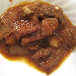 トラットリア ナトゥーラ - (09/8夜)桜肉モツの煮込みを３等分に分けてもこの量！