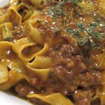 トラットリア ナトゥーラ - (09/8夜)自家製手打ちパスタのタリアテッレをアップで