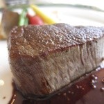 クラブ33 - 仙台黒毛和牛フィレ肉のポアレ
      ソース・アロマート