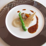 クラブ33 - ハタのポアレ
      粒マスタードソース
      フルーツのチャツネを添えて