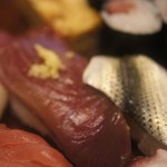 太進寿司 - 白身（タイ）、かつお、こはだ