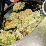 圓環邊蚵仔煎 - 沢山焼いてる！